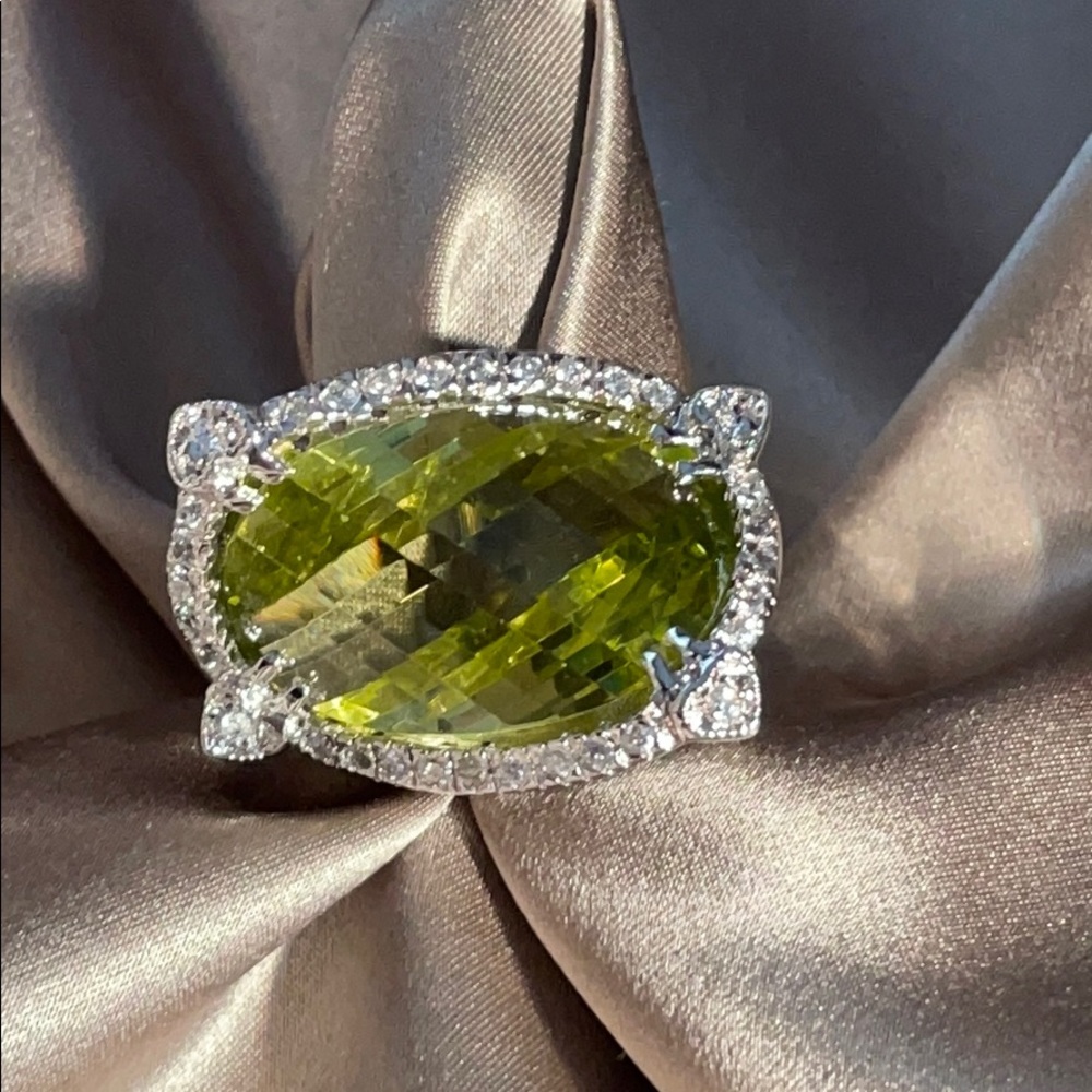 Amazing Green Stone and CZ Hollywood Ring! Sz 8